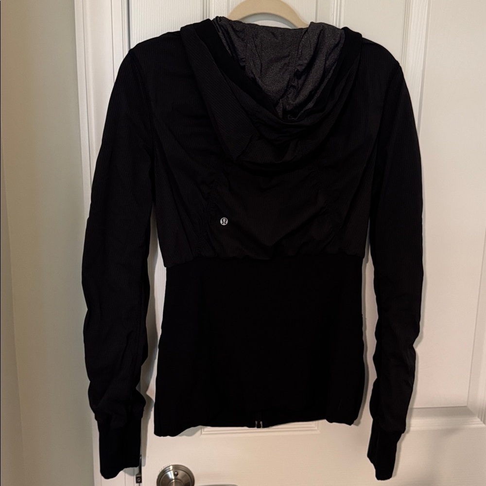 Lululemon Dance Studio jacket, reservable, size 12, black and gray. - Picture 4 of 9